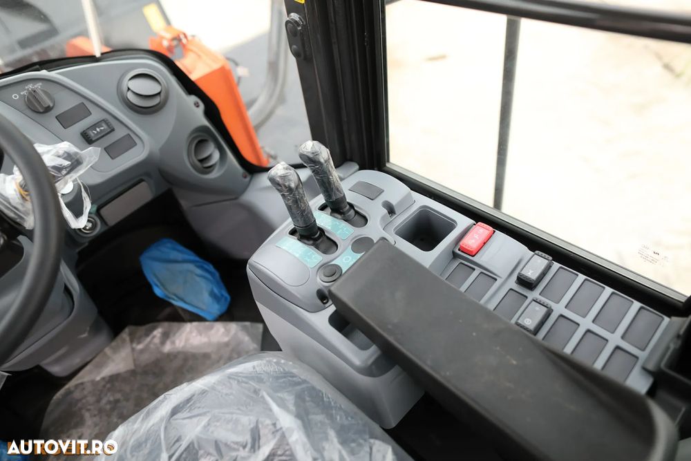 Hitachi ZW220-5A, An 2025, Made in Japan - 16