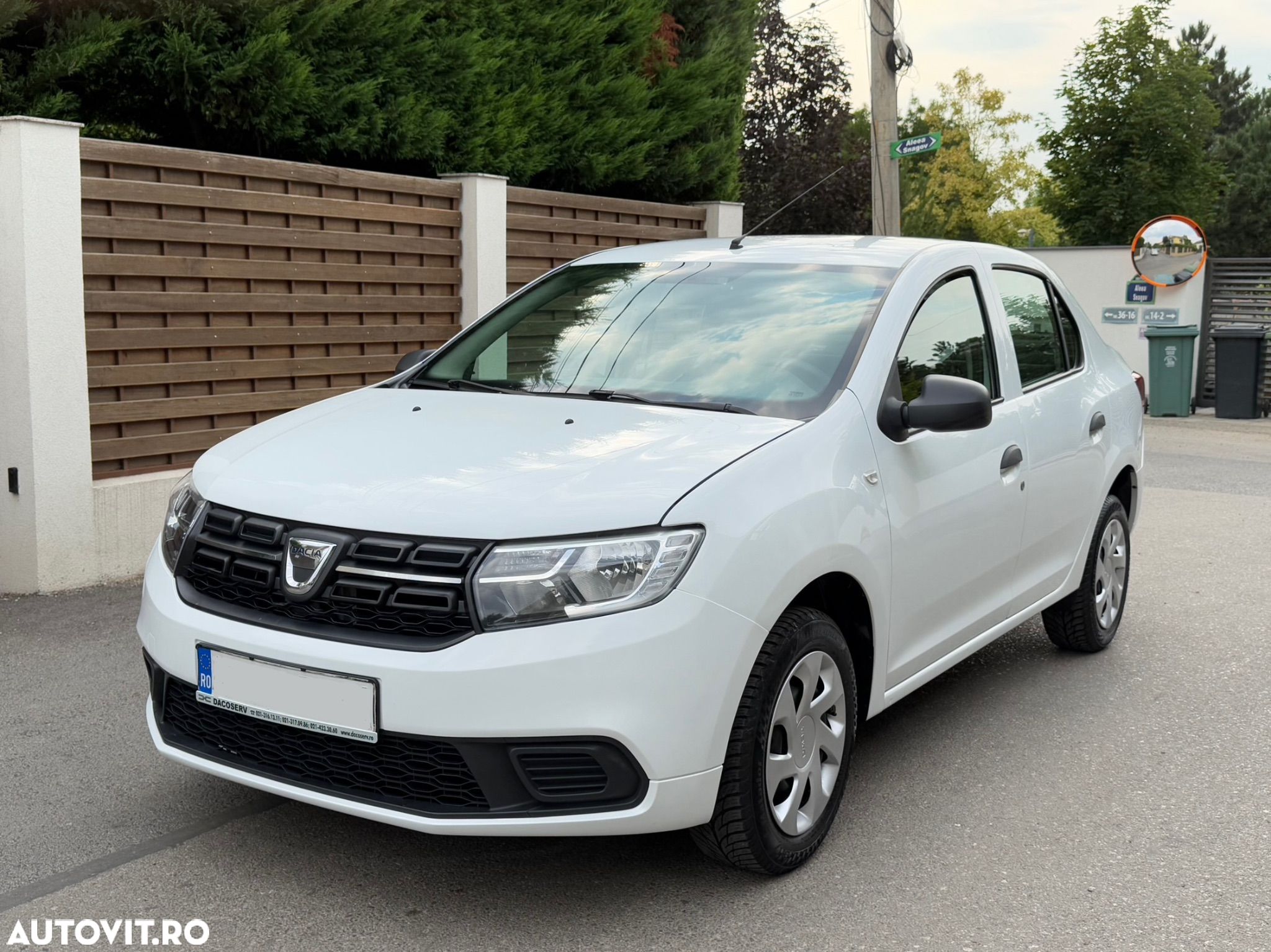 Dacia Logan - 1