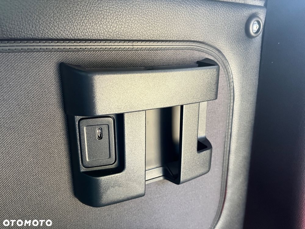 Mercedes-Benz Sprinter 517 - 18