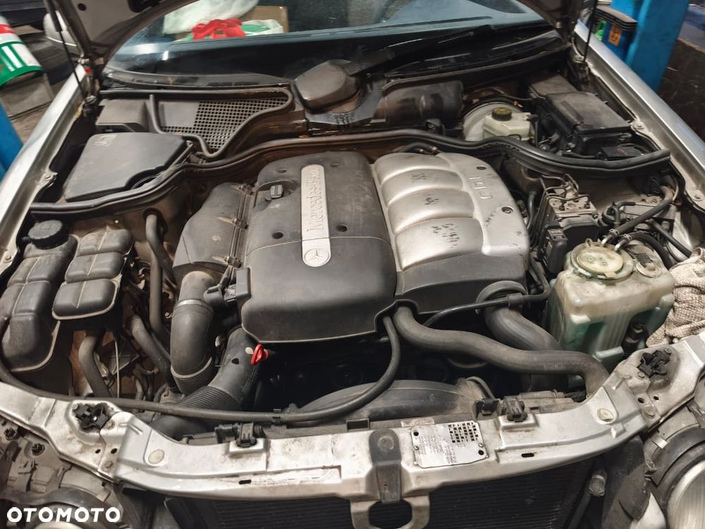 Mercedes-Benz Klasa E - 24