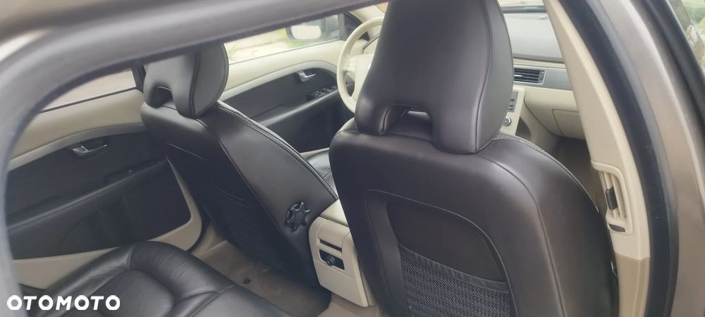 Volvo XC 70 D5 AWD Momentum - 7