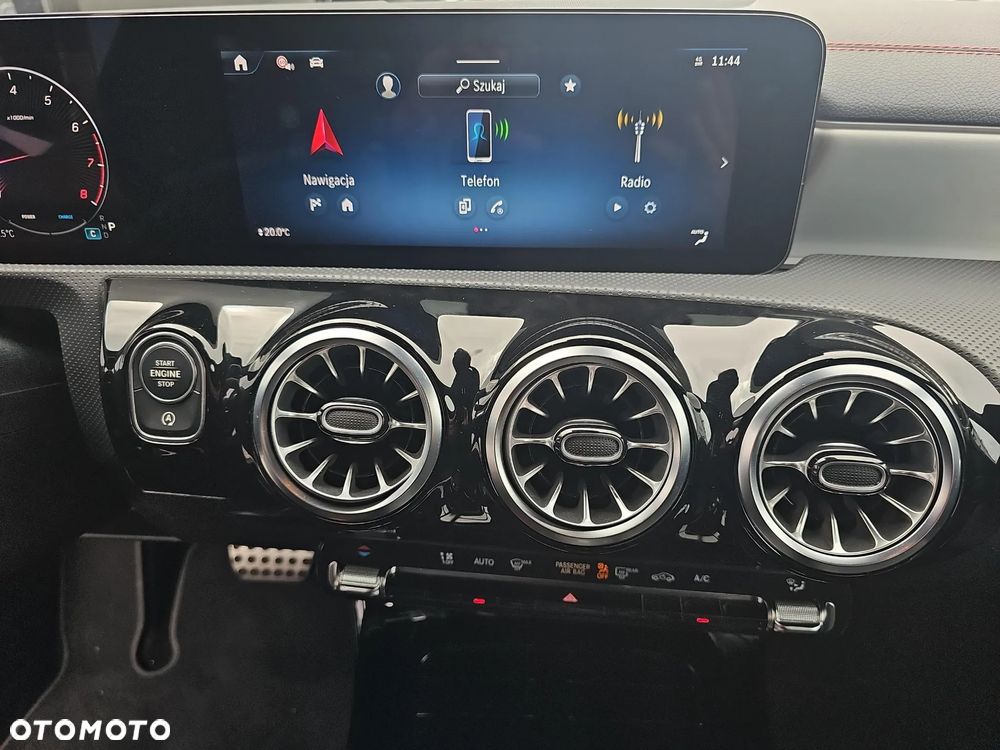 Mercedes-Benz CLA 200 AMG Line 7G-DCT - 18