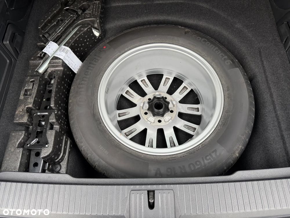 Volkswagen Passat Variant 2.0 TDI EVO Business - 17