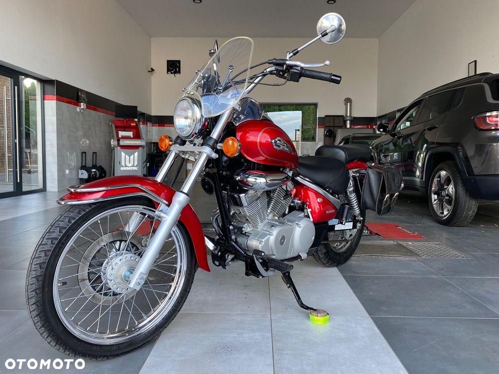 Suzuki Intruder - 4
