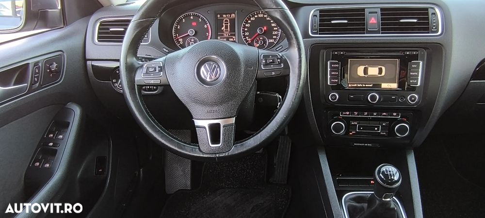 Volkswagen Jetta 1.2 TSI BlueMotion Technology Life - 30