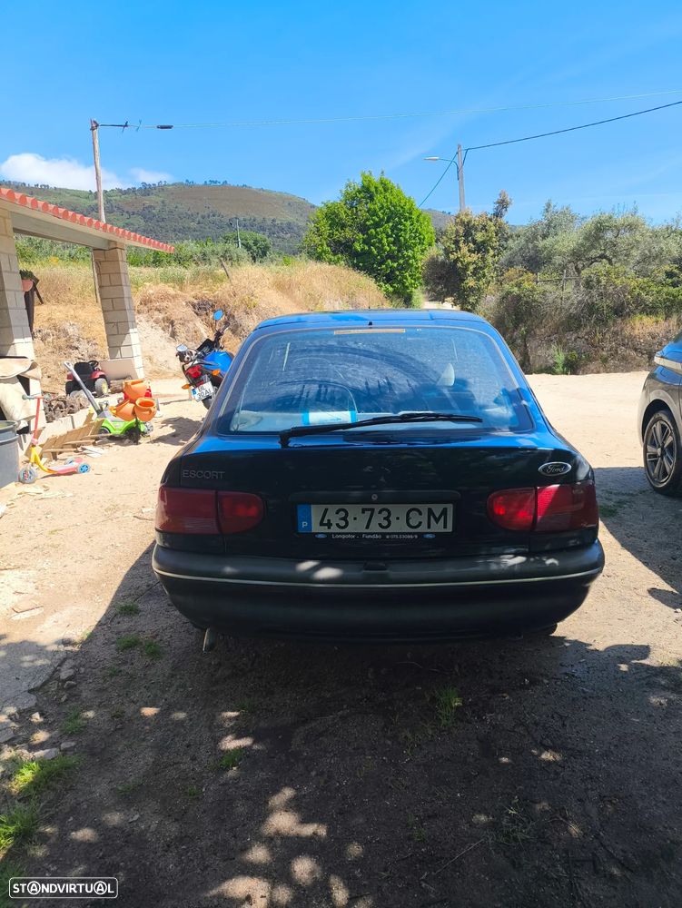 Ford Escort 1.3 CL - 4