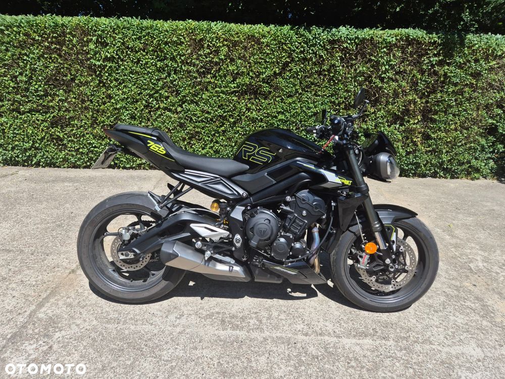 Triumph Street Triple - 4