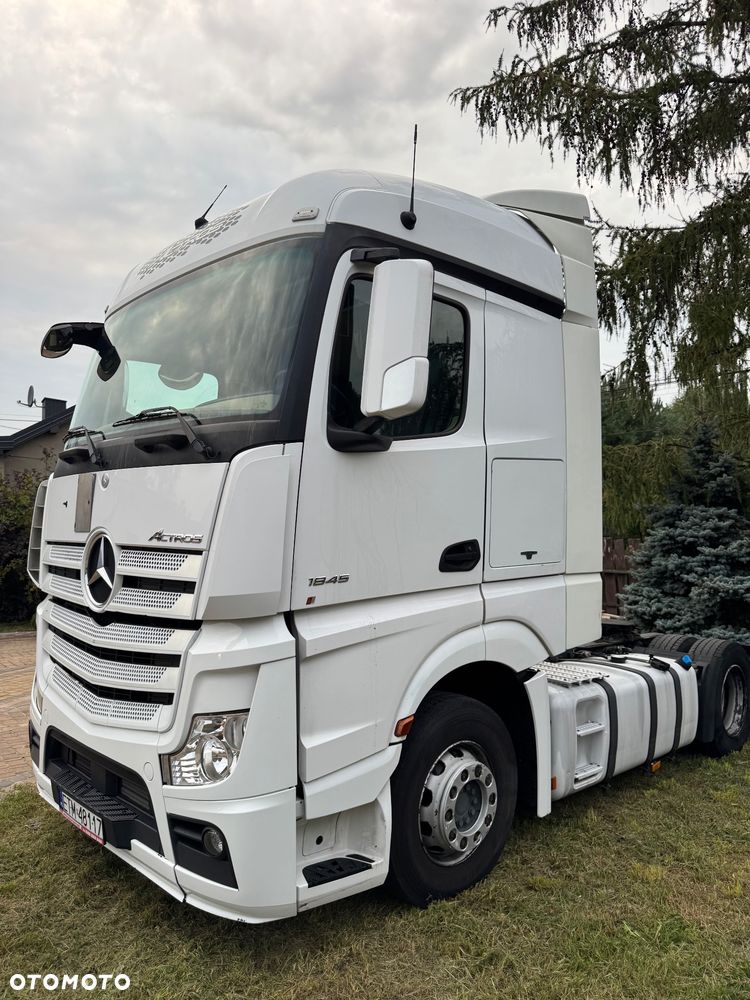 Mercedes-Benz ACTROS - 3