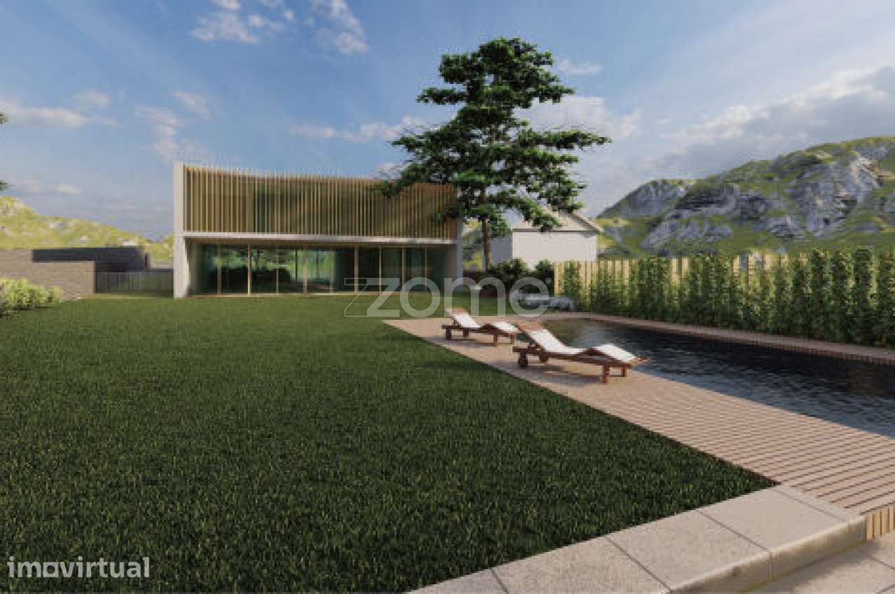 MORADIA T5 EM CONSTRUÇÃO - Grande imagem: 2/20