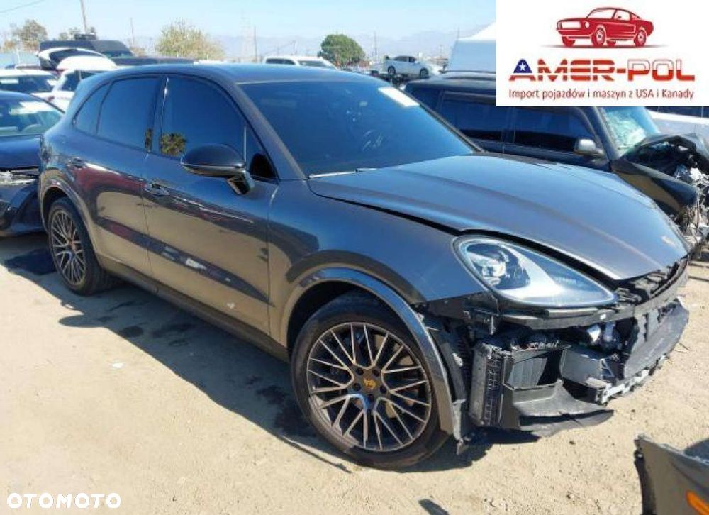 Porsche Cayenne - 1