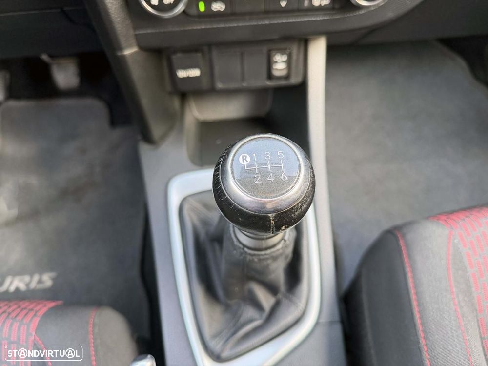 Toyota Auris 1.4 D-4D Exclusive - 29