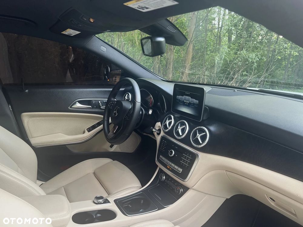 Mercedes-Benz CLA - 10
