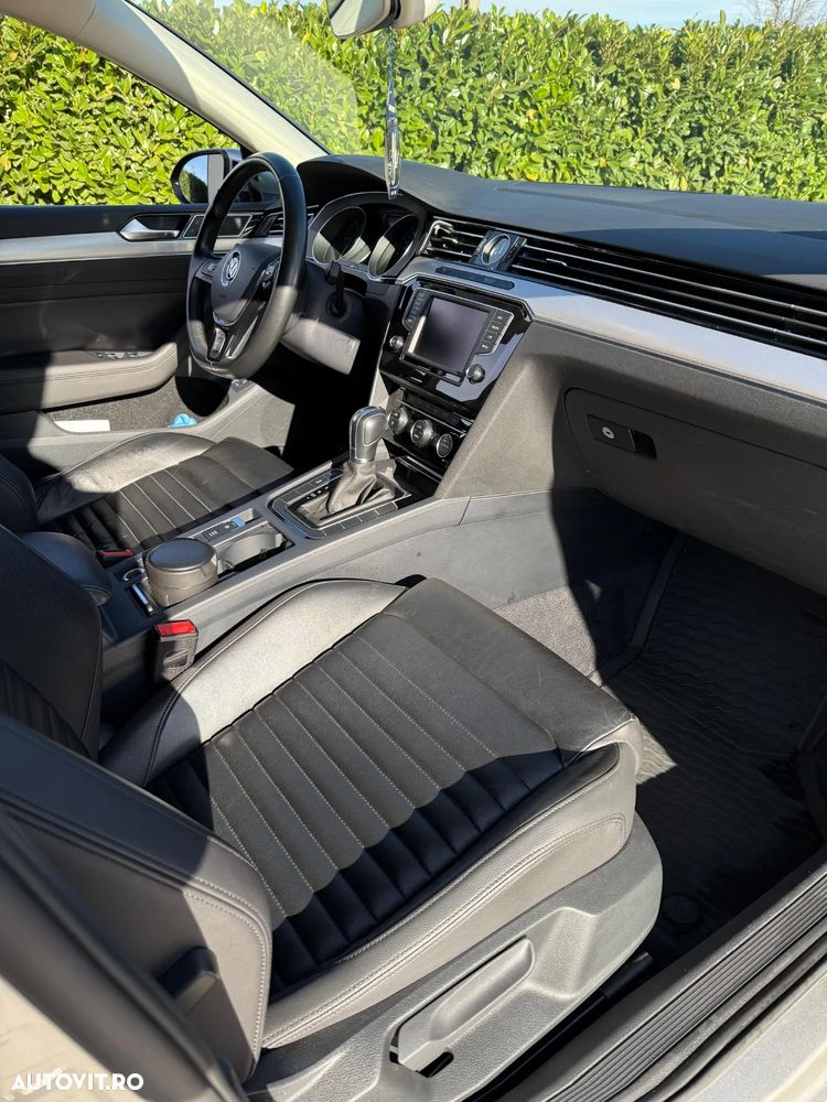 Volkswagen Passat 2.0 TDI (BlueMotion Technology) DSG Highline - 9