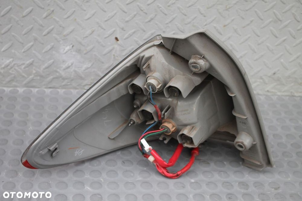 LAMPA PRAWY TYŁ PRAWA TYLNA TOYOTA VERSO-S 10-15 - 4