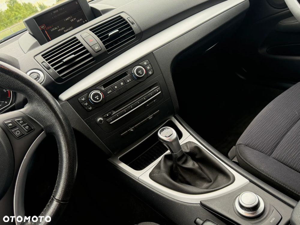 BMW Seria 1 - 22