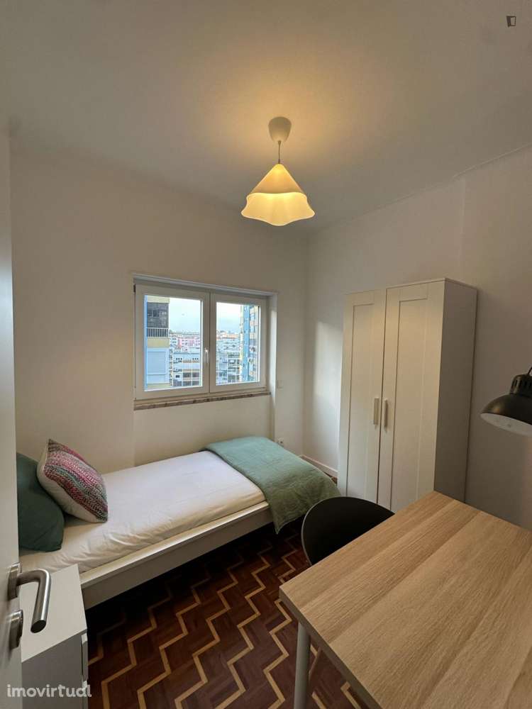 Quarto - localizado em Almada Lisbon - Grande imagem: 4/17