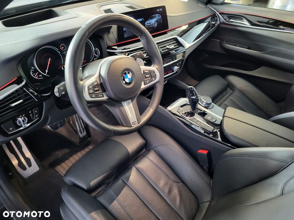 BMW 6GT - 7