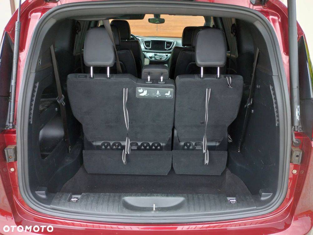 Chrysler Pacifica - 20