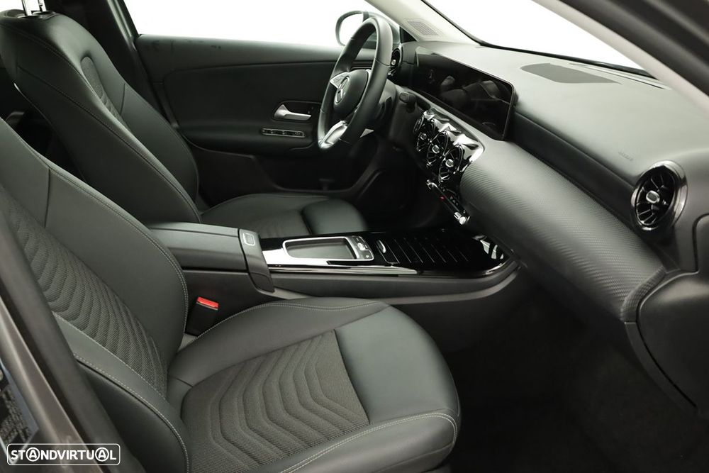 Mercedes-Benz A 200 Standard - 22