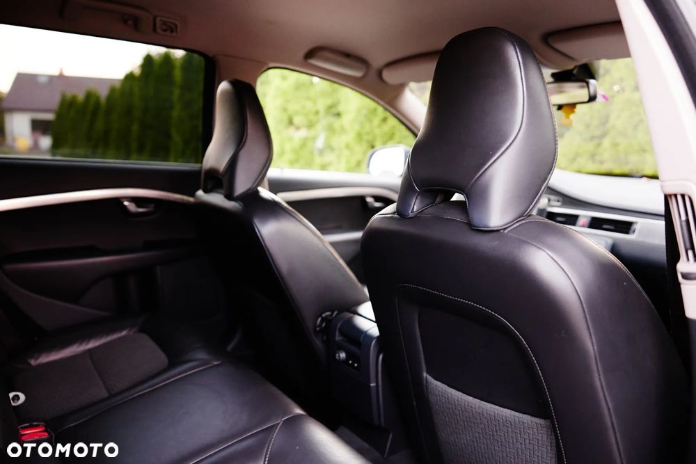 Volvo V70 2.5T Momentum - 24