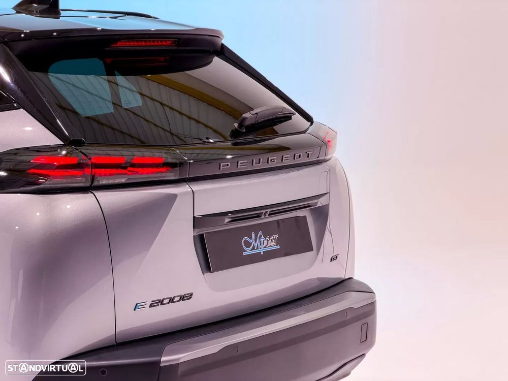 Peugeot e-2008 50 kWh GT - 26