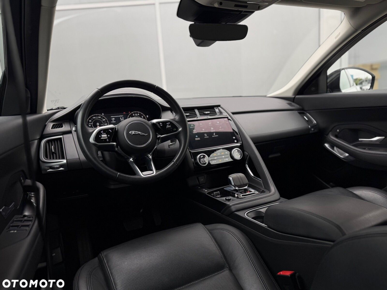 Jaguar E-Pace - 14