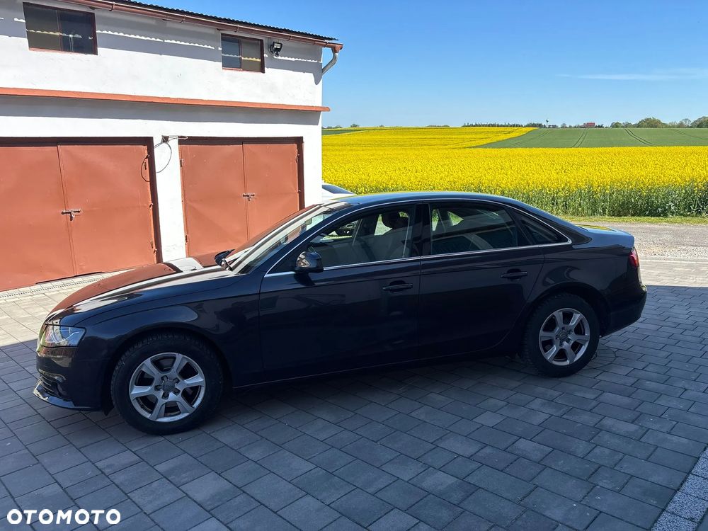 Audi A4 Limousine - 5