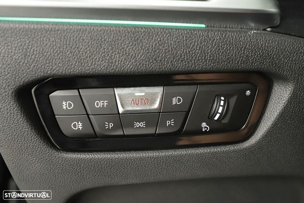 BMW 420 i Pack Desportivo M Auto - 23