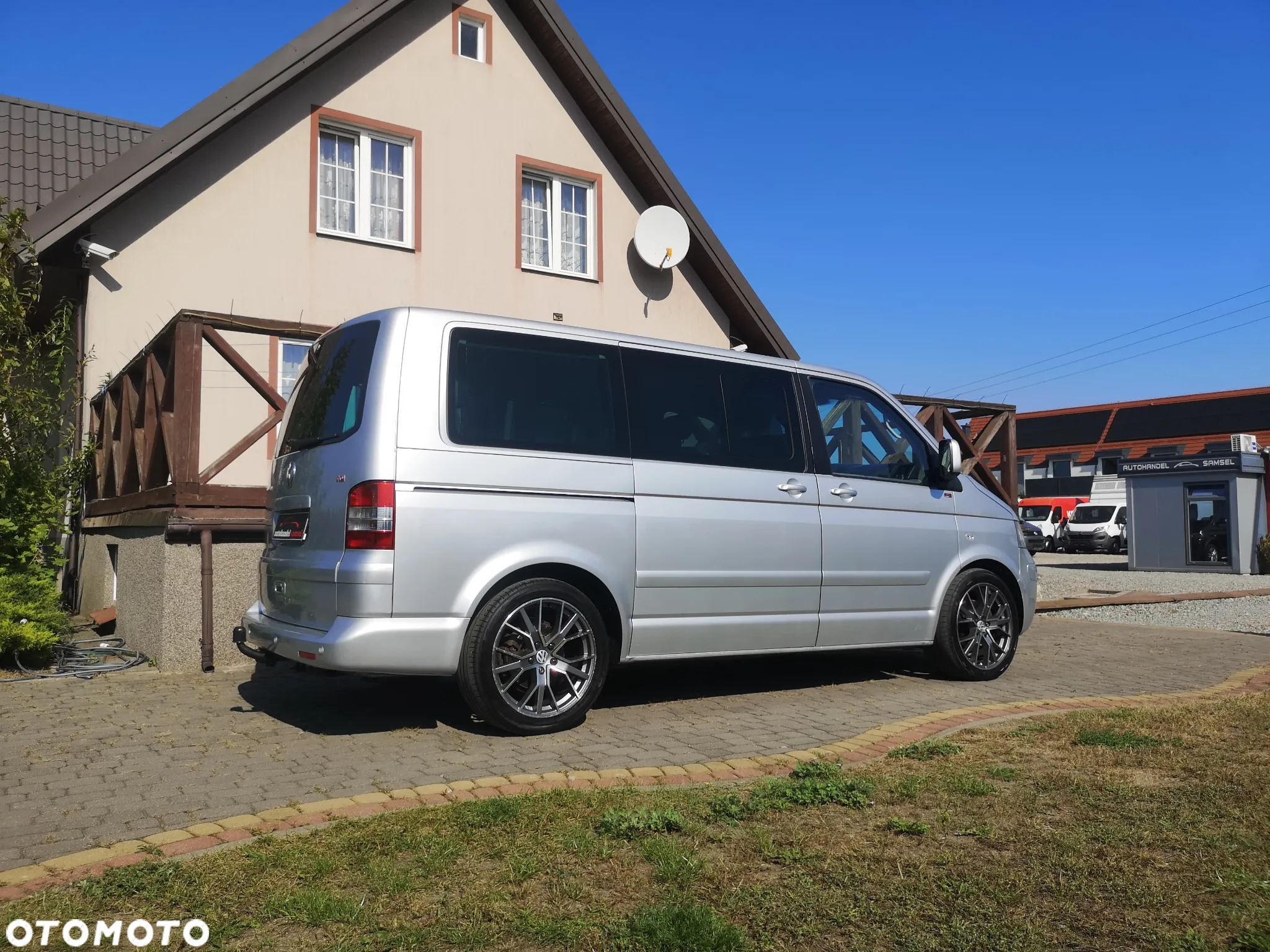 Volkswagen Multivan - 5