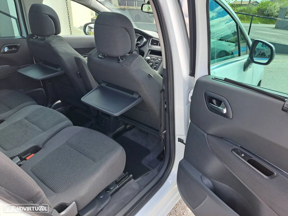 Peugeot 5008 1.6 BlueHDi Allure EAT6 - 25