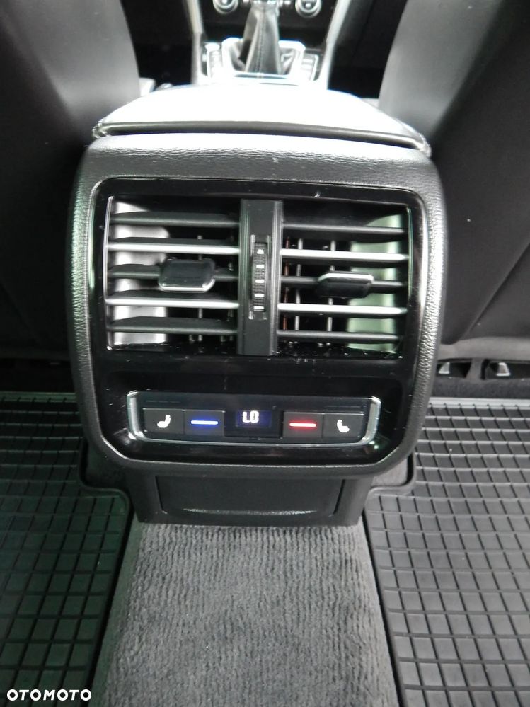 Volkswagen Passat 2.0 TDI SCR (BlueMotion Technology) Highline - 20