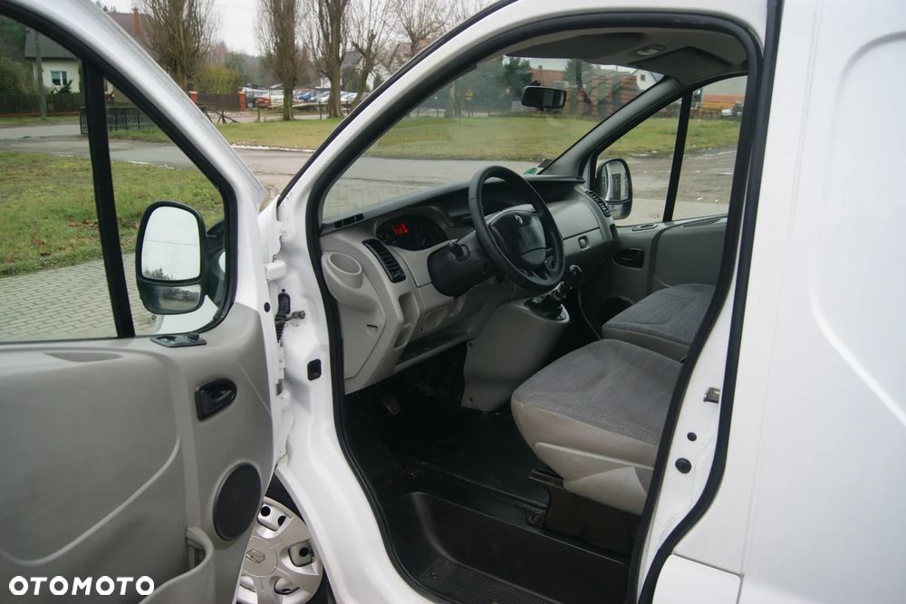 Renault TRAFIC - 19