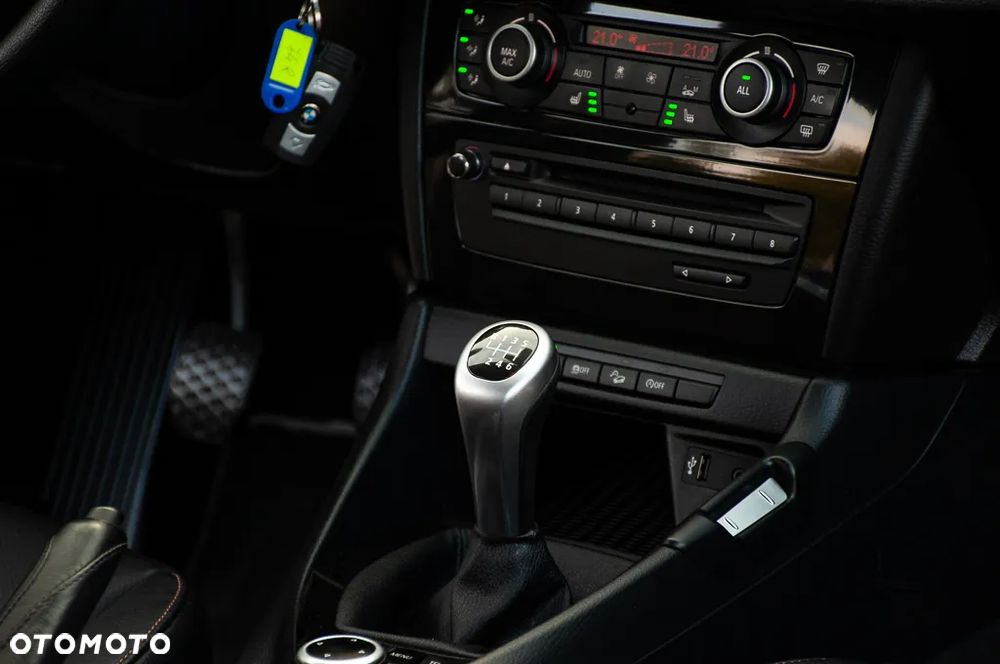 BMW X1 sDrive18d - 11