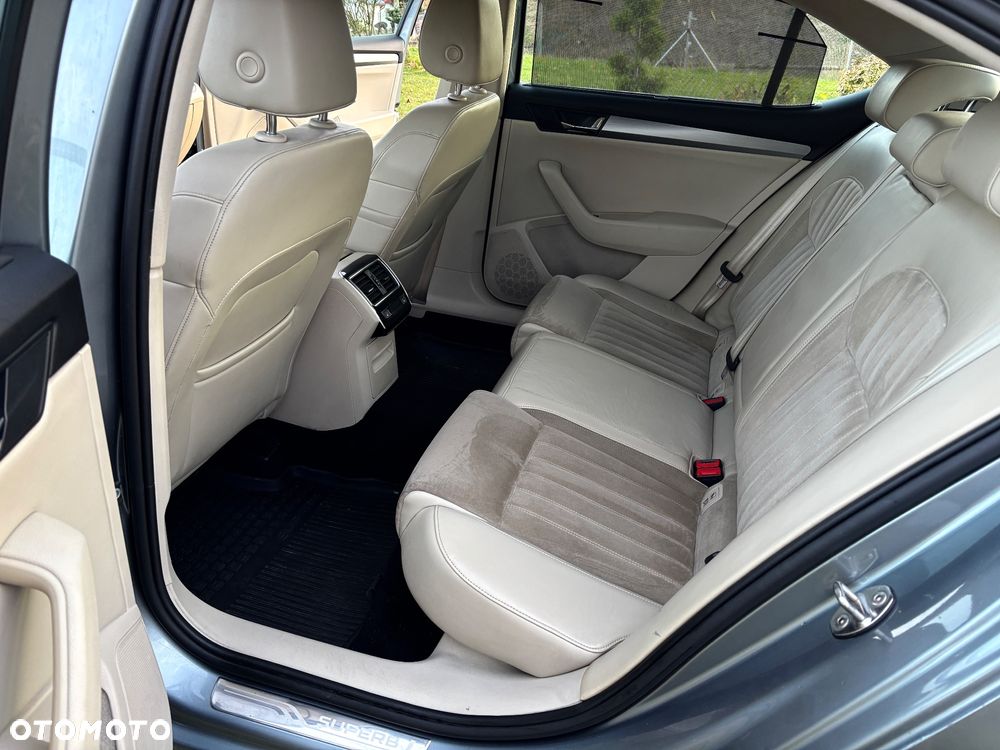 Skoda Superb 1.8 TSI Sportline DSG - 19