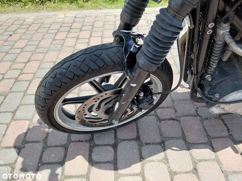 Triumph Bonneville - 12