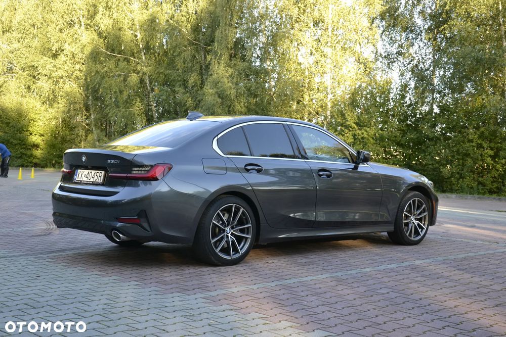 BMW 3 Series 2019 photo 3