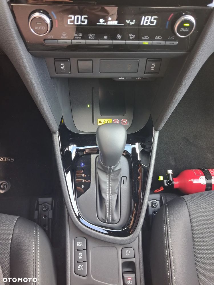 Toyota Yaris Cross Hybrid 1.5 Executive - 19
