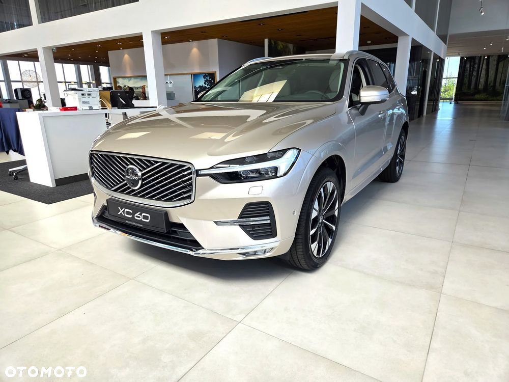 Volvo XC 60 B5 B AWD Plus Bright - 2