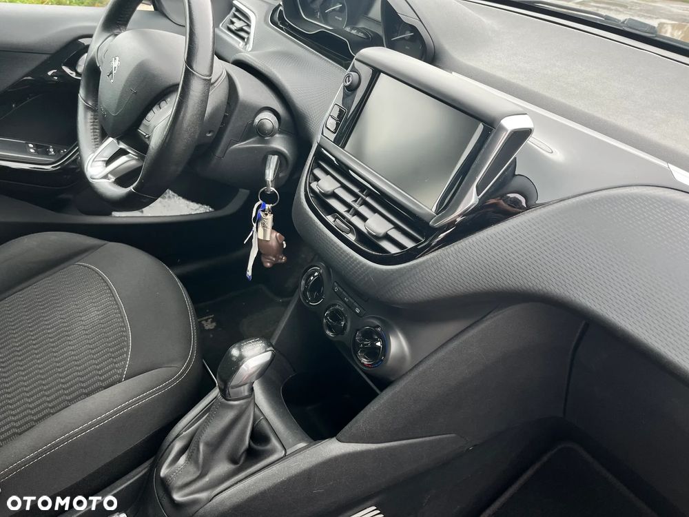 Peugeot 208 PureTech 82 Style - 18