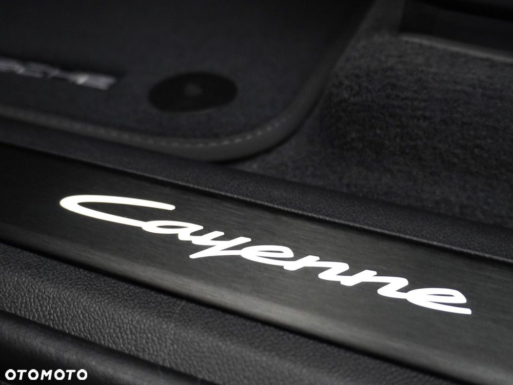 Porsche Cayenne E-Hybrid PHEV Black Edition - 22