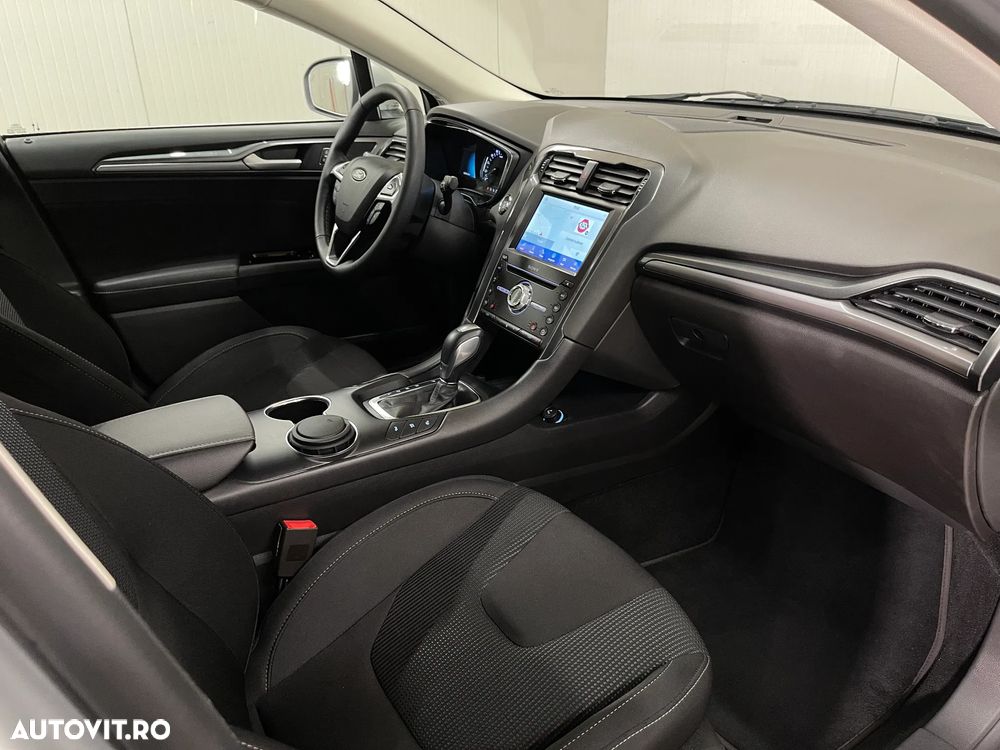 Ford Mondeo 2.0 HEV Titanium - 11