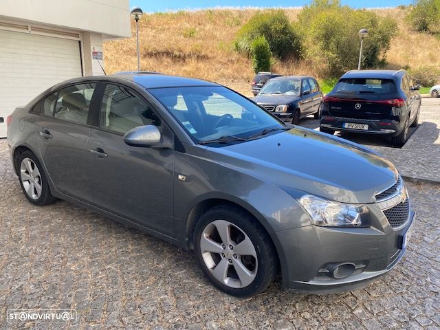 Chevrolet Cruze 1.6 LS - 3