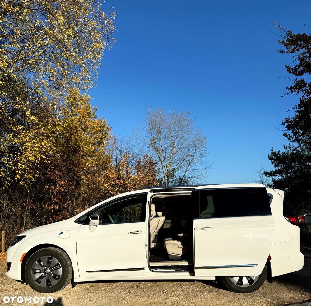 Chrysler Pacifica - 6