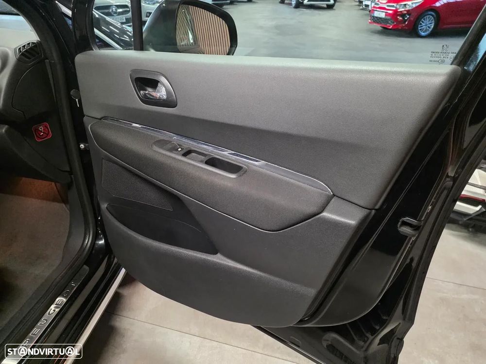 Peugeot 3008 1.6 HDi Sport — fotografia 20