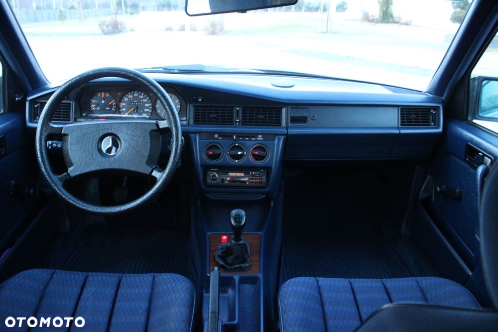 Mercedes-Benz W201 (190) - 16