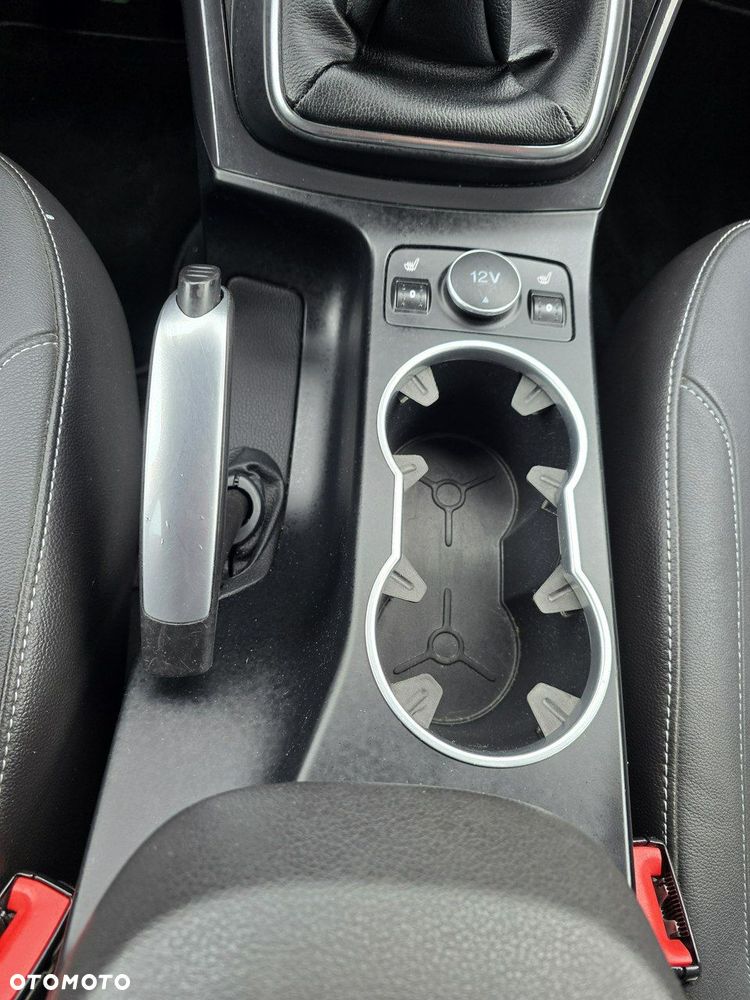 Ford Kuga 1.6 EcoBoost 2x4 Titanium - 22