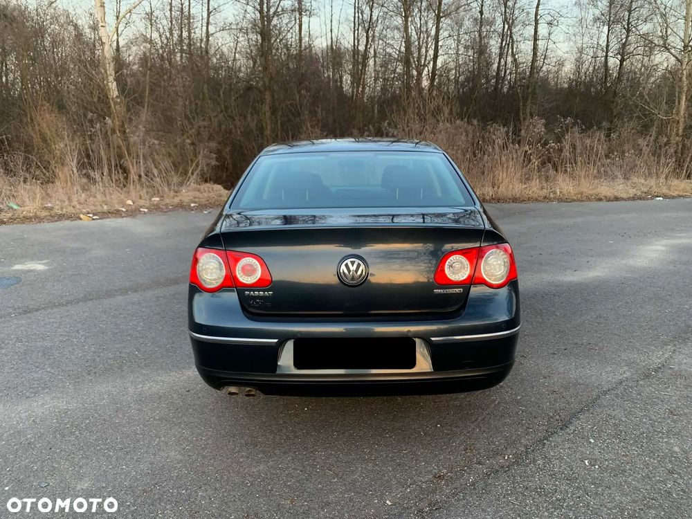 Volkswagen Passat 1.9 TDI DPF BlueMotion - 5