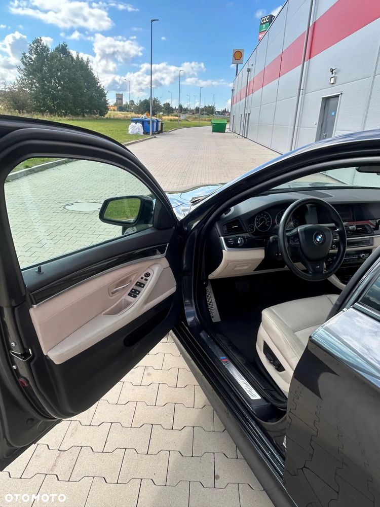 BMW Seria 5 535i xDrive Sport-Aut - 15