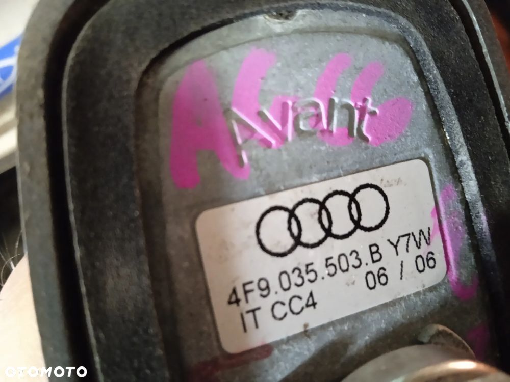 AUDI A6 C6 KOMBI ANTENA NA DACH GSM 4F9035503B - 2