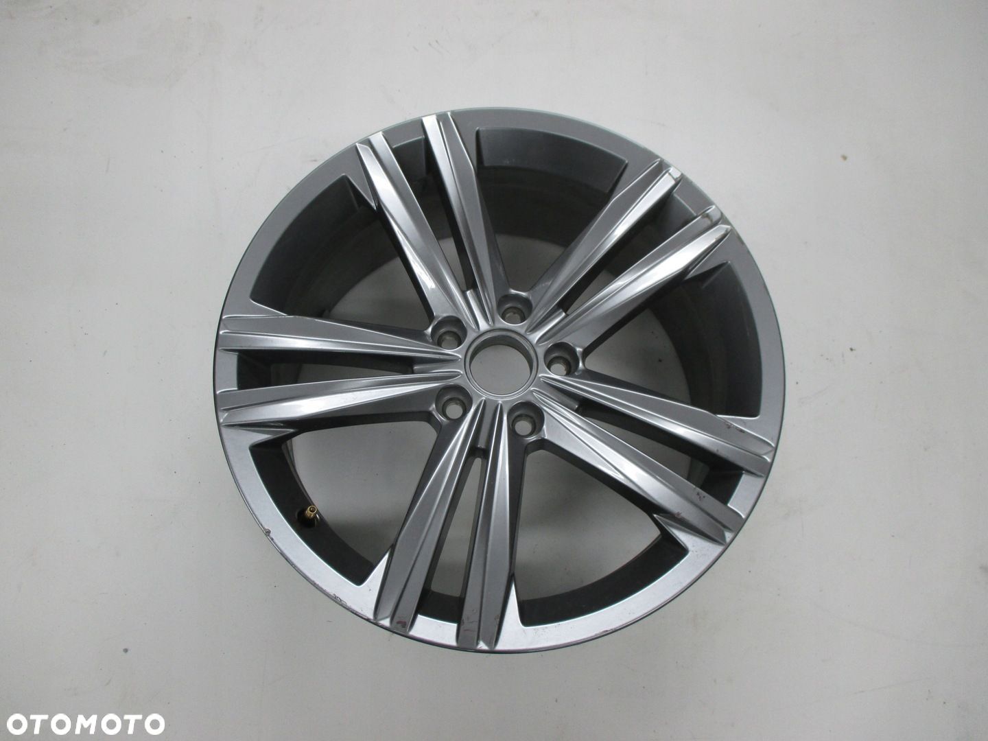 FELGA VOLKSWAGEN VW ARTEON 3G8 18" 8J ET40 - 1